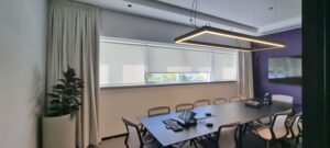 וילון גלילה למשרד