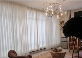 וילונות לבנים לסלון