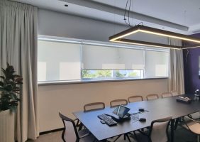 וילון גלילה למשרד