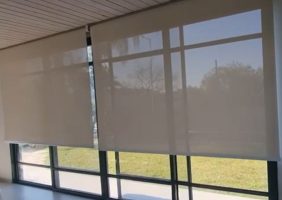 וילונות גלילה חשמליים