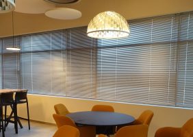 וילונות למסעדות